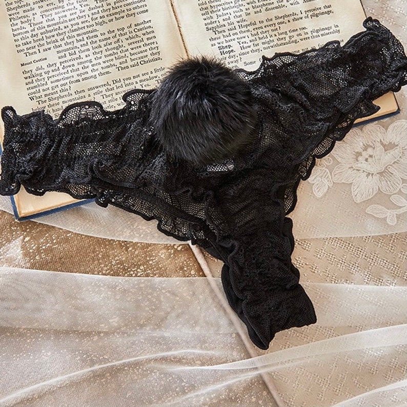 圓滾滾毛茸茸的小兔尾內褲 / 黑色 / ✧220431