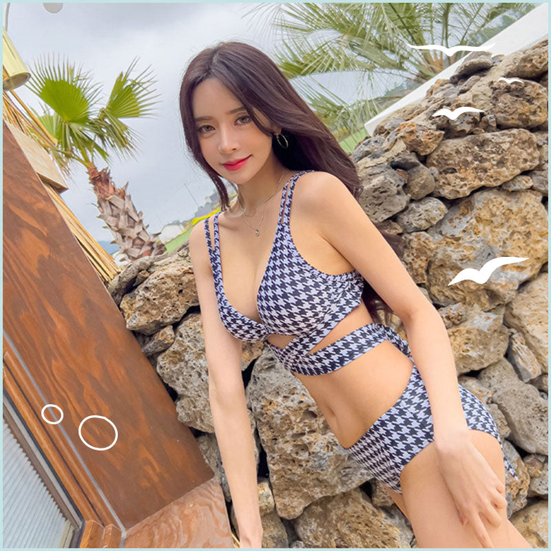 【 5 0 ％ ᴏ ғ ғ 】黑白千島格泳衣 / 黑白色 / ✧660111
